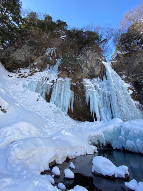 氷の世界への一歩、冬の冒険【氷瀑】【戦場ヶ原と庵滝】
