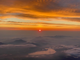 弾丸で駆ける、夜明けの旅路【富士山(3776m)】